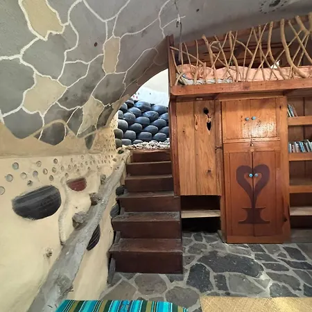 Maison d'hôtes Earthship Atitlan à San Marcos La Laguna Extérieur photo