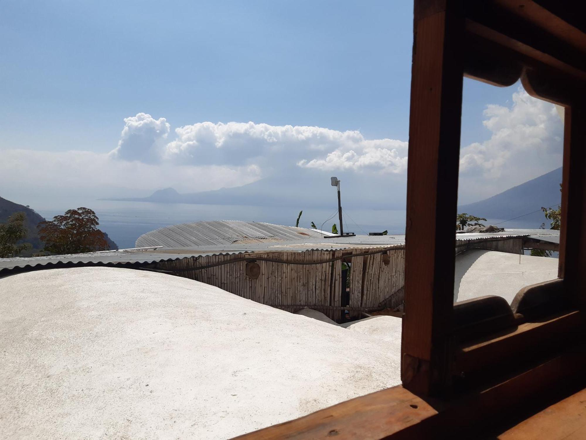 Country house Earthship Atitlan