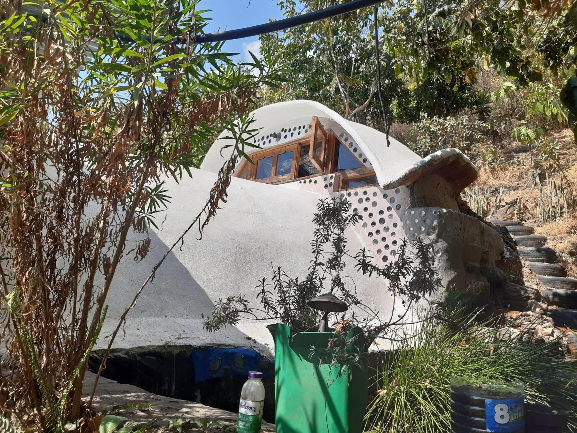 Country house Earthship Atitlan