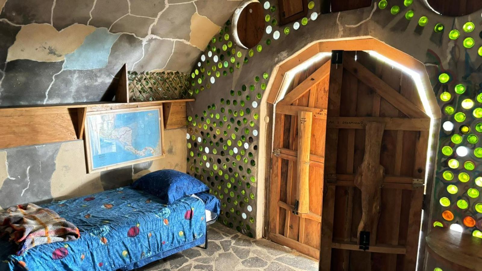 Country house Earthship Atitlan San Marcos La Laguna