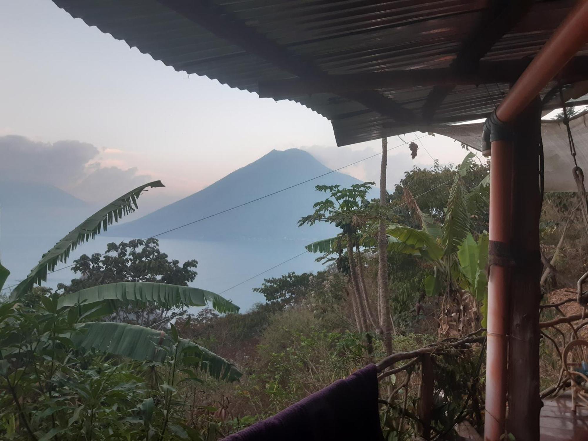 Earthship Atitlan Country house *